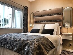 Elagh View Bed & Breakfast