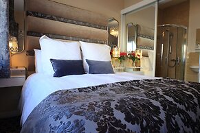 Elagh View Bed & Breakfast