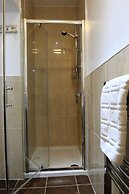 Elagh View Bed & Breakfast