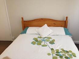 Apple House Guesthouse Heathrow Airport