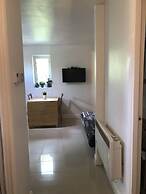 Apple House Guesthouse Heathrow Airport