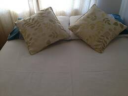 Apple House Guesthouse Heathrow Airport