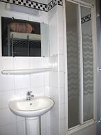 Peace & Love - Hostel