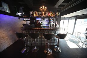 Peace & Love - Hostel