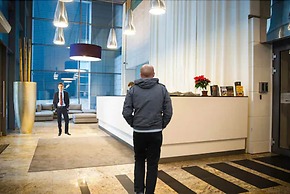 Platinum Towers Country 2 Country