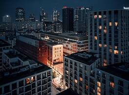 Platinum Towers Country 2 Country