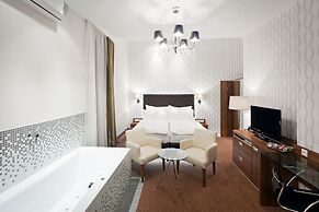 Pytloun City Boutique Self Check-in Hotel