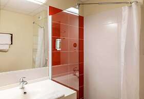 B&B HOTEL Agen Castelculier