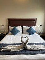 Vibe By The Lalit Traveller