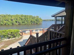 River Wilderness Waterfront Cabins
