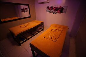 Blend Elphistone Resort