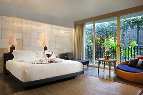 Cross Paasha Bali Seminyak