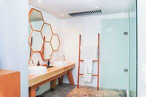 Cross Paasha Bali Seminyak