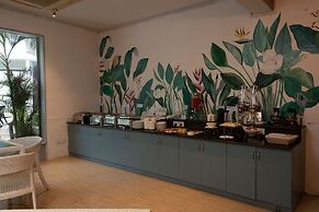 Living Room by Seasons Hotels