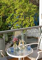 Living Room by Seasons Hotels