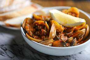 Living Room by Seasons Hotels