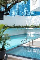 Living Room by Seasons Hotels