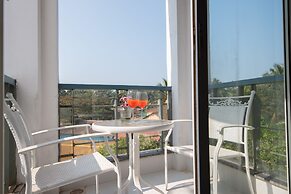 Living Room by Seasons Hotels