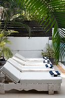 Living Room by Seasons Hotels