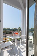 Living Room by Seasons Hotels