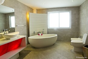 Lingganay Boracay Hotel Resort