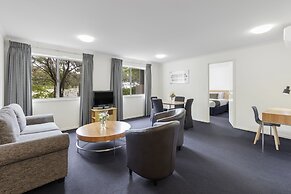 Ramada Encore by Wyndham Belconnen Canberra