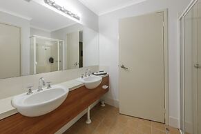 Ramada Encore by Wyndham Belconnen Canberra