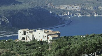 Xemoni Hotel