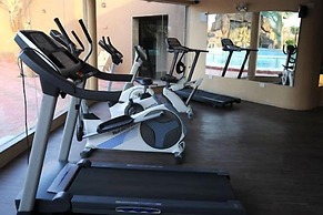 Confident Amoon - The Glamour Spa and Resort