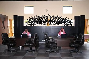 Confident Amoon - The Glamour Spa and Resort