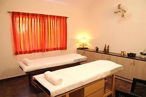 Confident Amoon - The Glamour Spa and Resort