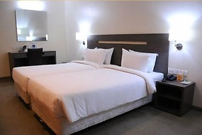 Confident Amoon - The Glamour Spa and Resort