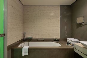 Avra Imperial Hotel
