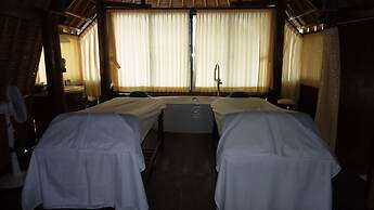 Amed Cafe & Hotel Kebun Wayan