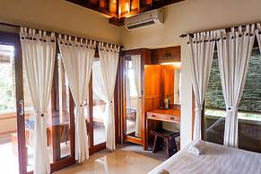 Amed Cafe & Hotel Kebun Wayan