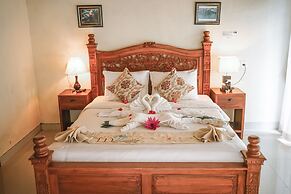 Amed Cafe & Hotel Kebun Wayan