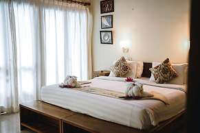 Amed Cafe & Hotel Kebun Wayan