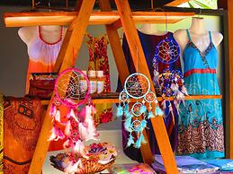 Amed Cafe & Hotel Kebun Wayan