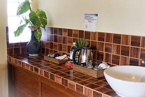 Amed Cafe & Hotel Kebun Wayan