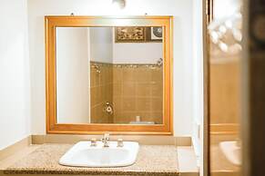 Amed Cafe & Hotel Kebun Wayan