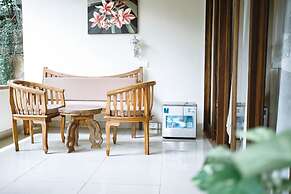 Amed Cafe & Hotel Kebun Wayan