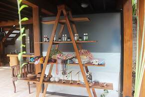 Amed Cafe & Hotel Kebun Wayan