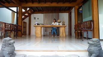 Amed Cafe & Hotel Kebun Wayan