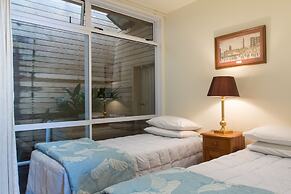 The Commodores Lodge