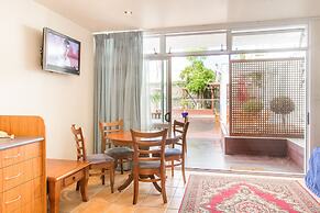 The Commodores Lodge