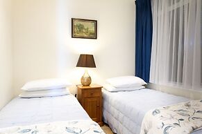 The Commodores Lodge