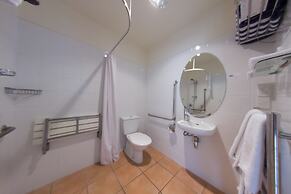 The Commodores Lodge