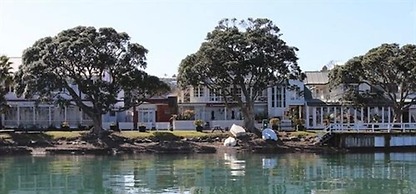 The Commodores Lodge