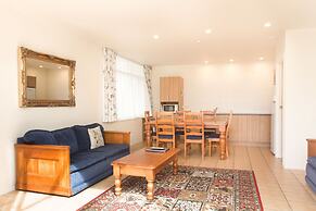 The Commodores Lodge