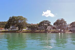 The Commodores Lodge